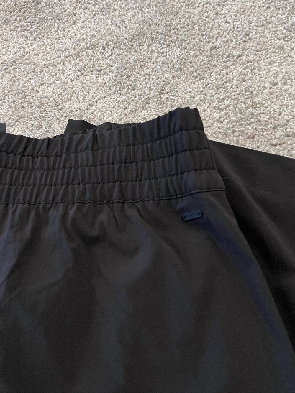 Vuori Villa Wideleg Pant Black NWT Women’s Size XL VW4047 Wide Leg $128 Silky - Picture 14 of 16